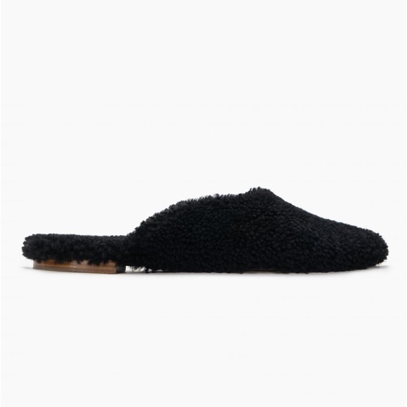 Sleeper shearling slippers in black NWOT - Picture 4 of 7